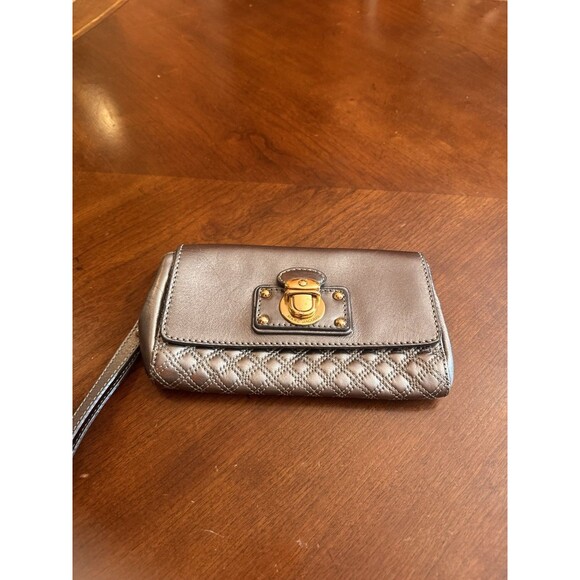 Marc Jacob’s Clutch - Picture 4 of 12